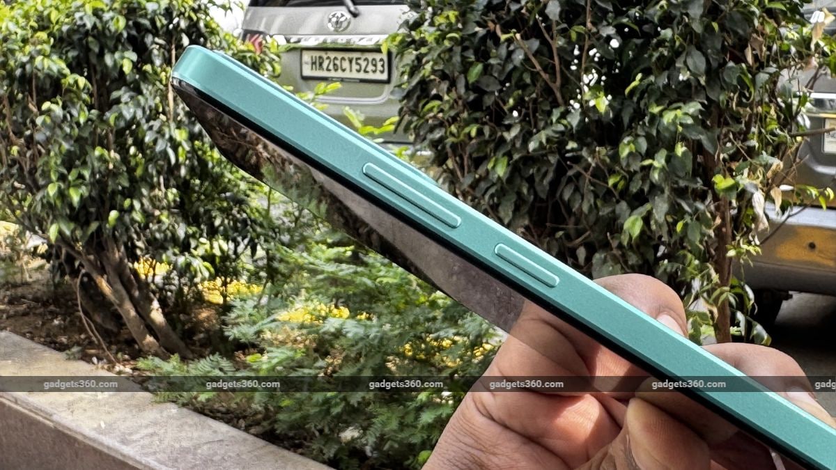 realme 14t 5g form factor gadgets360 Realme 14T